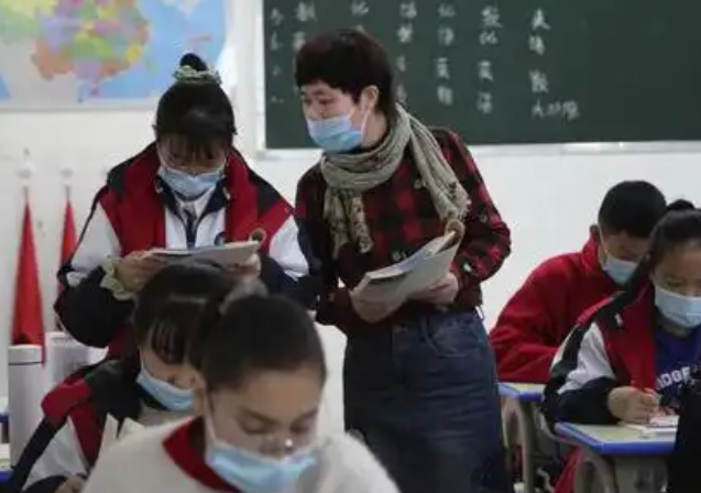 愿点点微光既照前路更亮归途或许就是教育家精力最动人的容貌 愿点点微光既照前路更亮归途或许就是教育家精力最动人的容貌