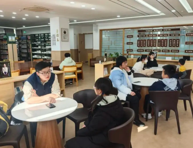 学术引领不只有助于学生理性挑选专业也提升了其大学学习的适应才能