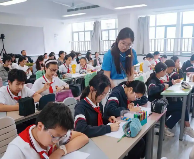 将庞大的差异教育理念转化为日常的实在画面需要坚实的实践途径